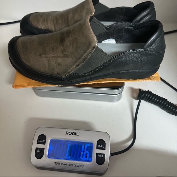 Naot Moana Stressed Leather Slip On Flats Shoes US 9/EU 40 Black Brown Gray - Picture 10 of 11